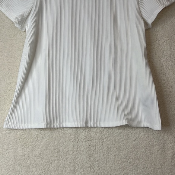 NWT Soncy Womens White Short Sleeve Top with Shoulder Grommets SIZE 0X PLUS SIZE - Picture 7 of 9